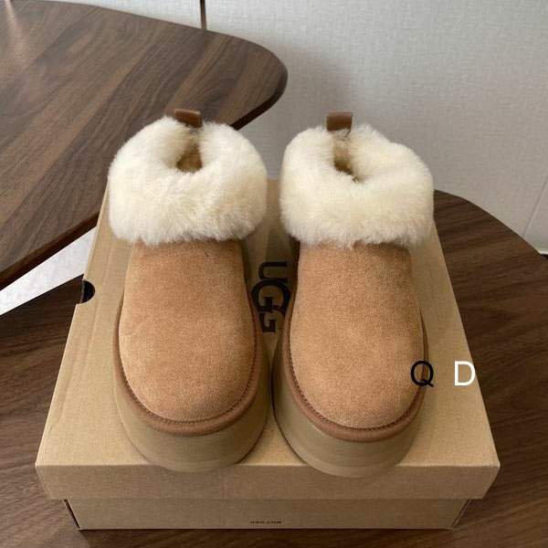 Picture of UGG Shoes _SKUUGGsz35-40GDT111719659